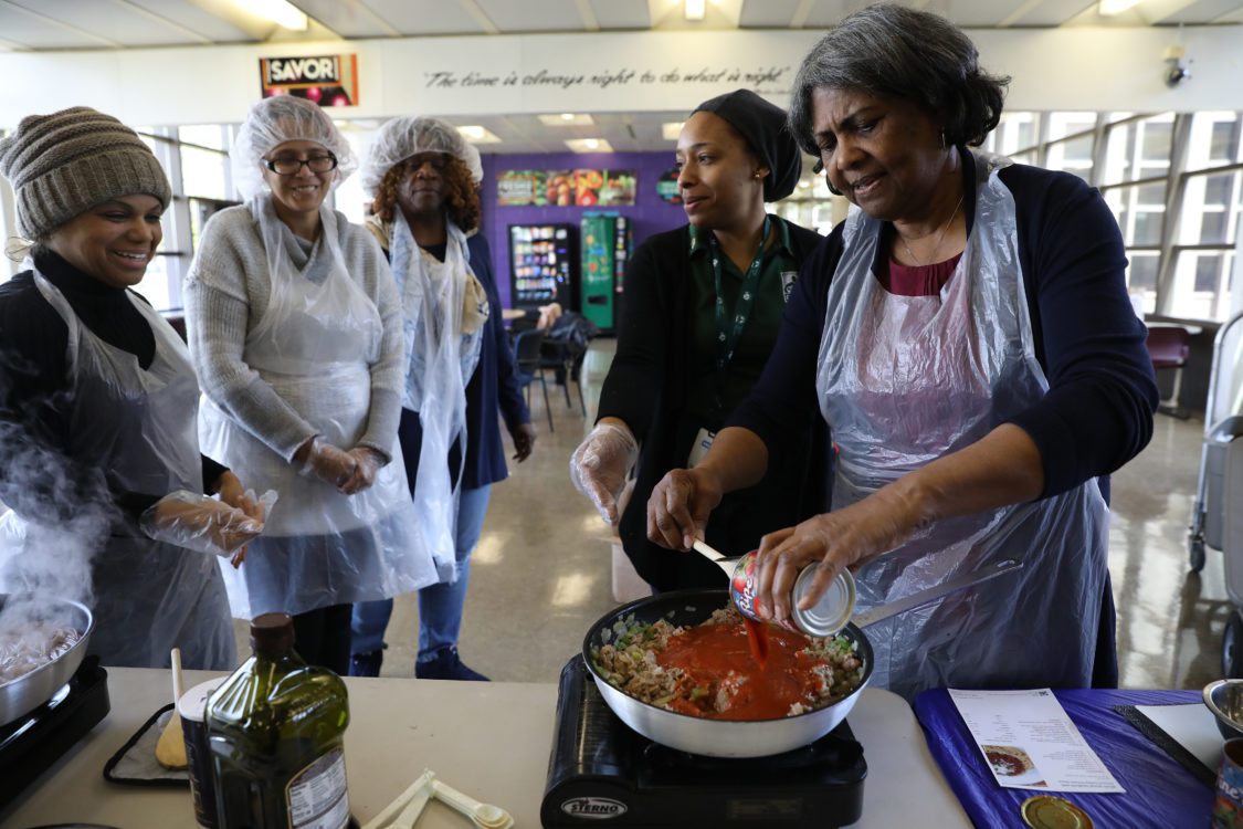 Cooking class teaches healthy habits Greater Chicago Food Depository