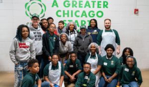 Students pose with Chicago Mayor Lori LIghtfoot