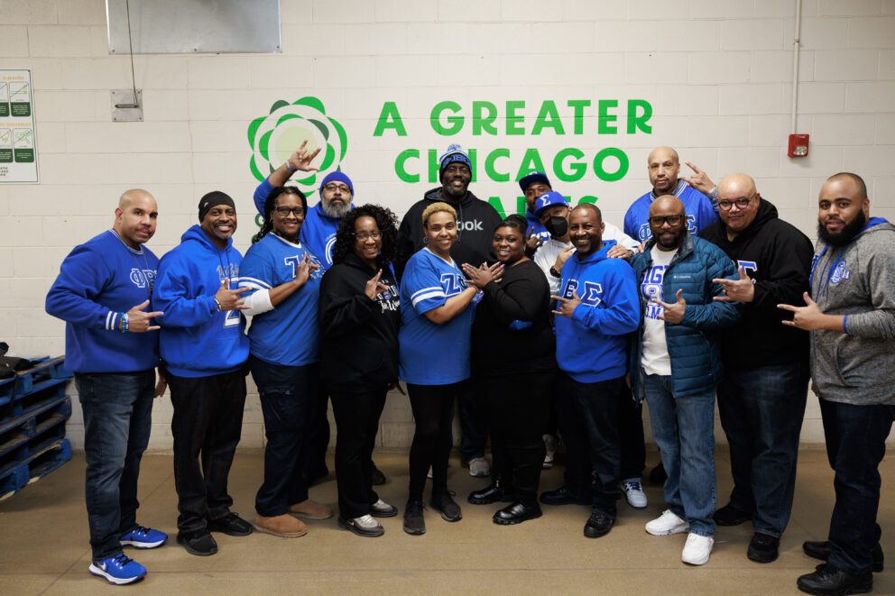 Members of Phi Beta Sigma Fraternity, In. and Zeta Phi Beta Sorority, Inc. pose for a picture (photos by Terence Crayton for the Food Depository)